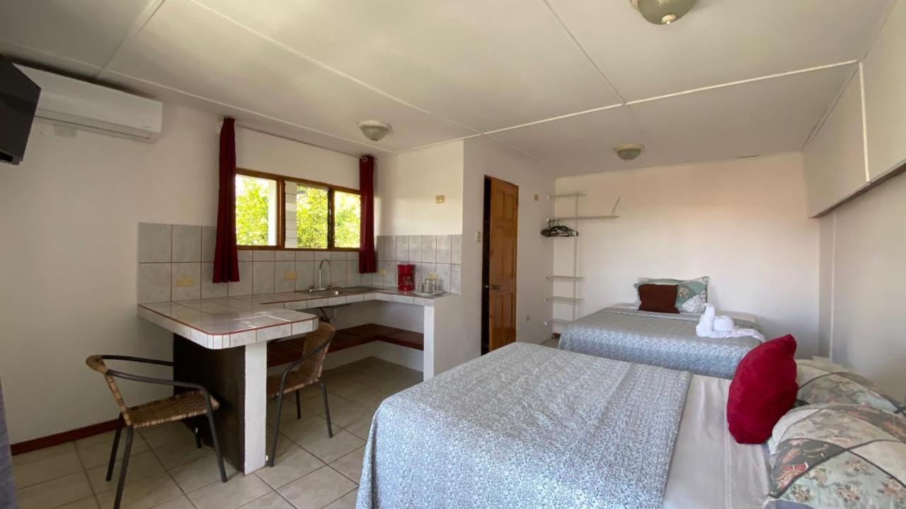 Hospedaje Quepos Exteriör bild